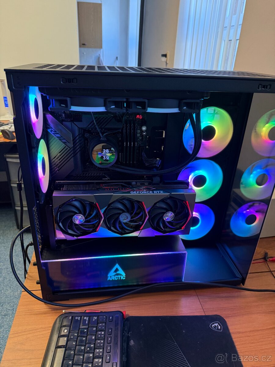 Herní PC - / GeForce RTX 4080 SUPER 16G SUPRIM X