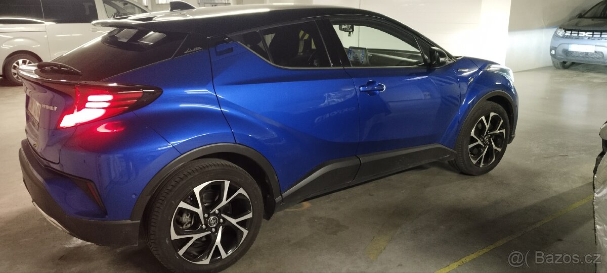 Prodám Toyotu C-HR 2.0 hybrid výbava Selection