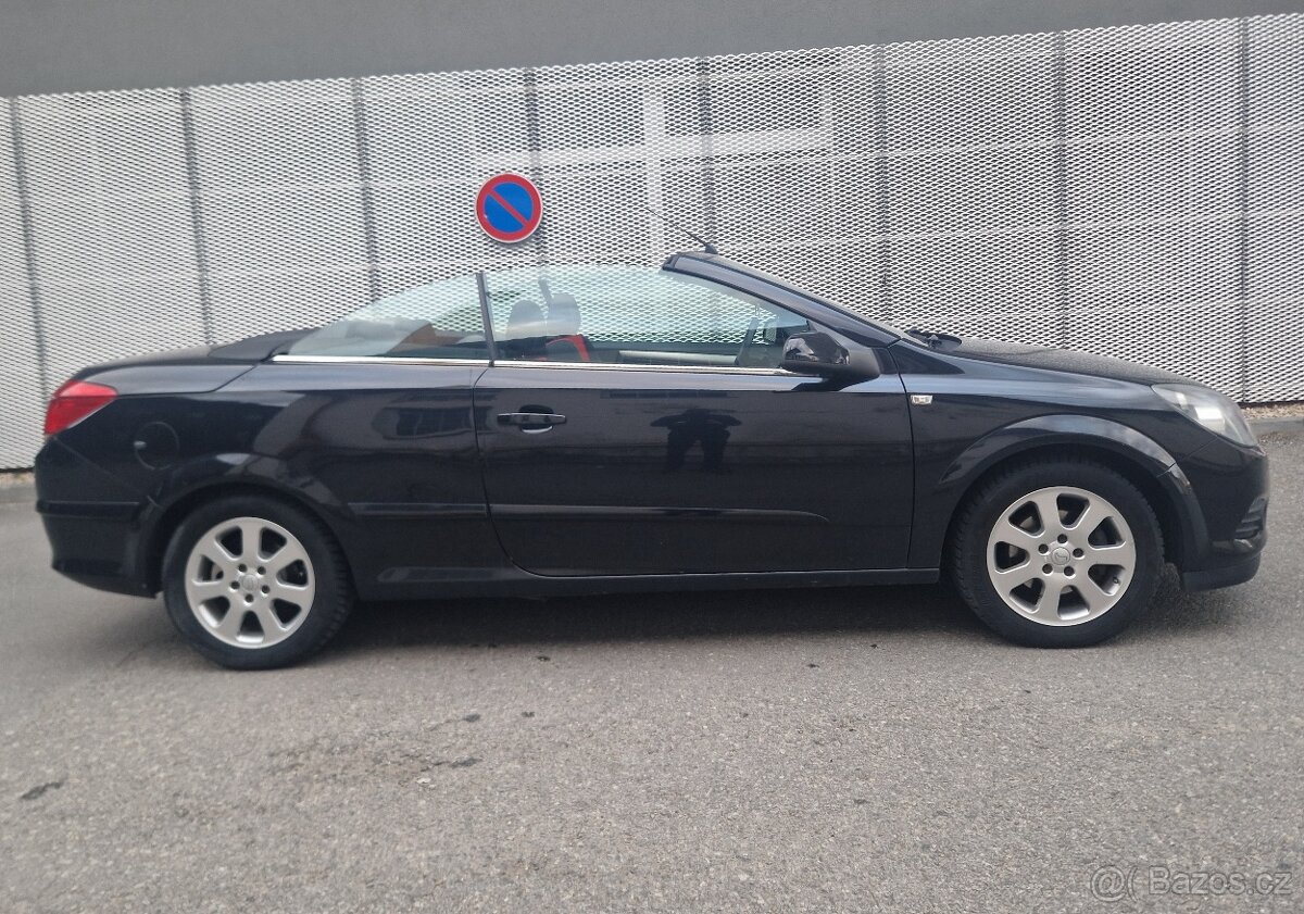 Kabriolet - Opel Astra H TwinTop 1.6 - Střecha funkční