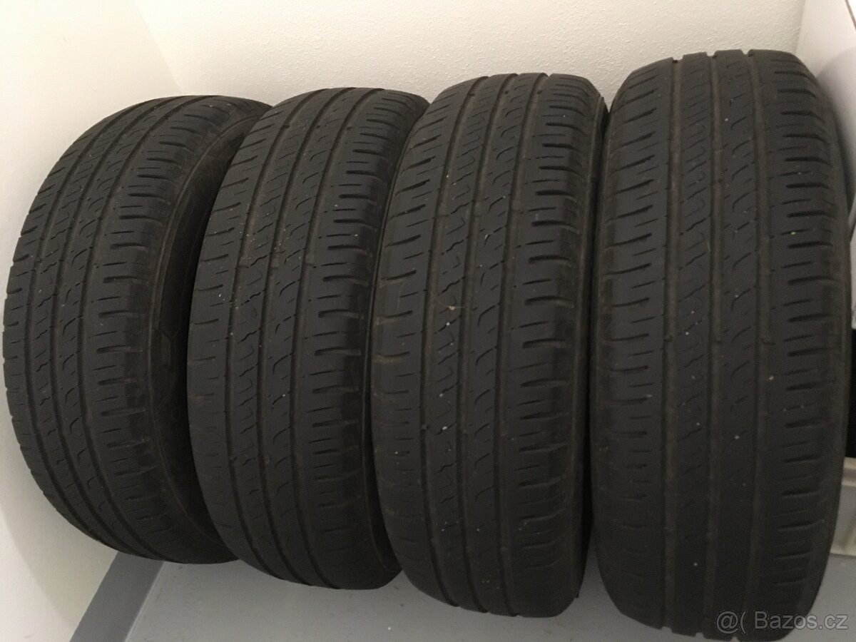 Prodám 4ks letní pneu 185/65 R15 4mm