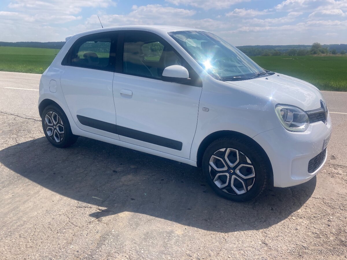 Renault Twingo ZE elektric 2022 32tis km 1.maj