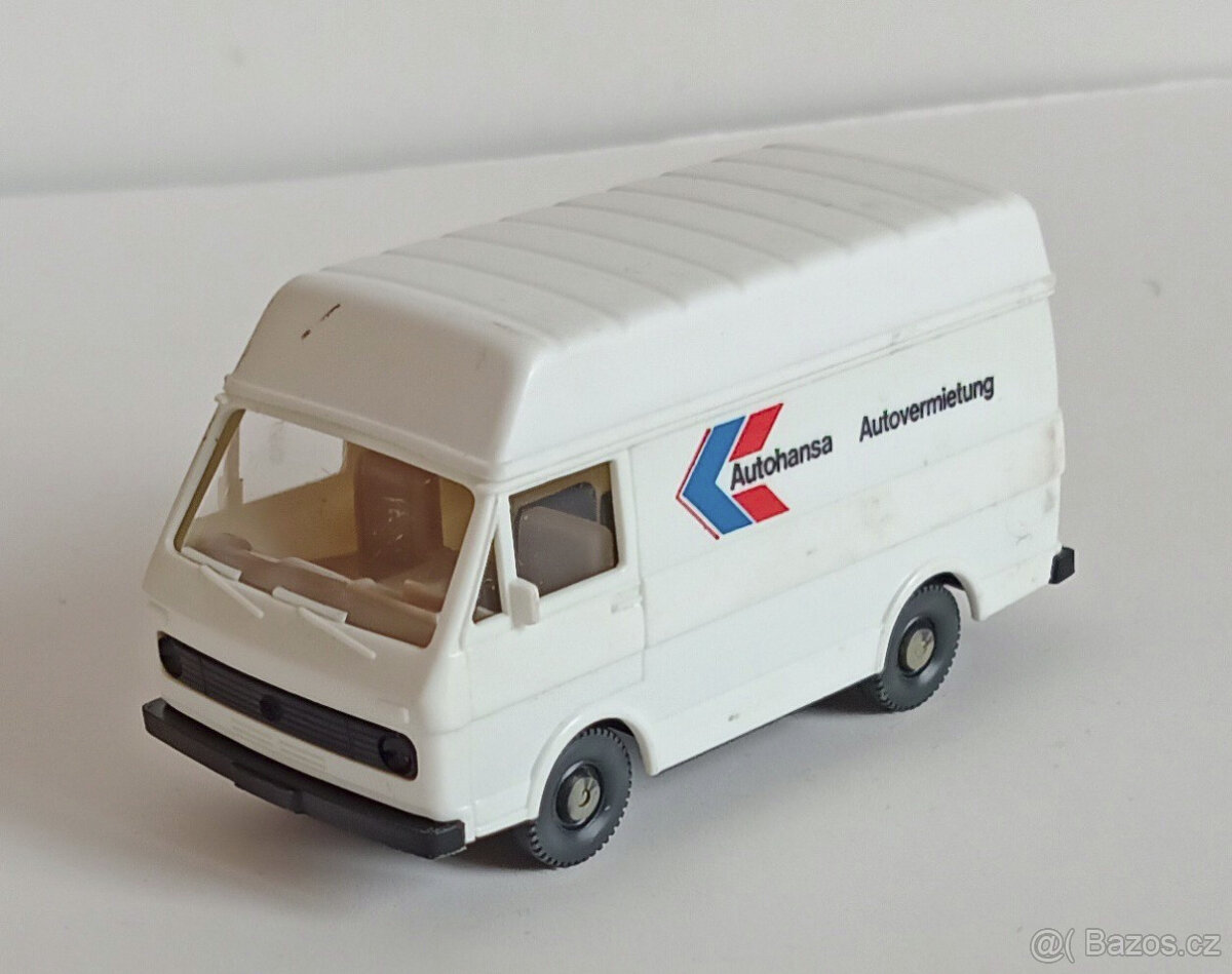 Wiking. Volkswagen LT28. Dodávka. Délka 6cm. Autohausa