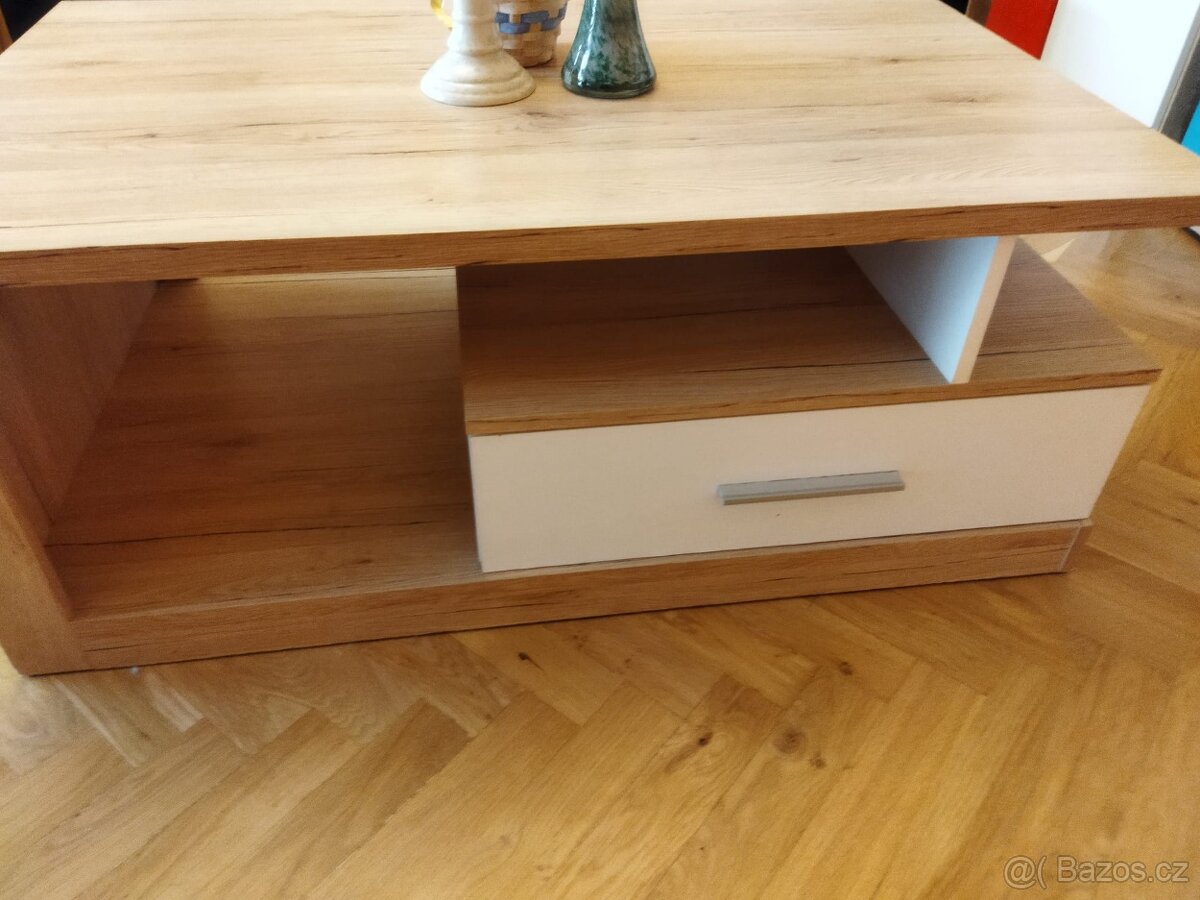 Konferenční stolek