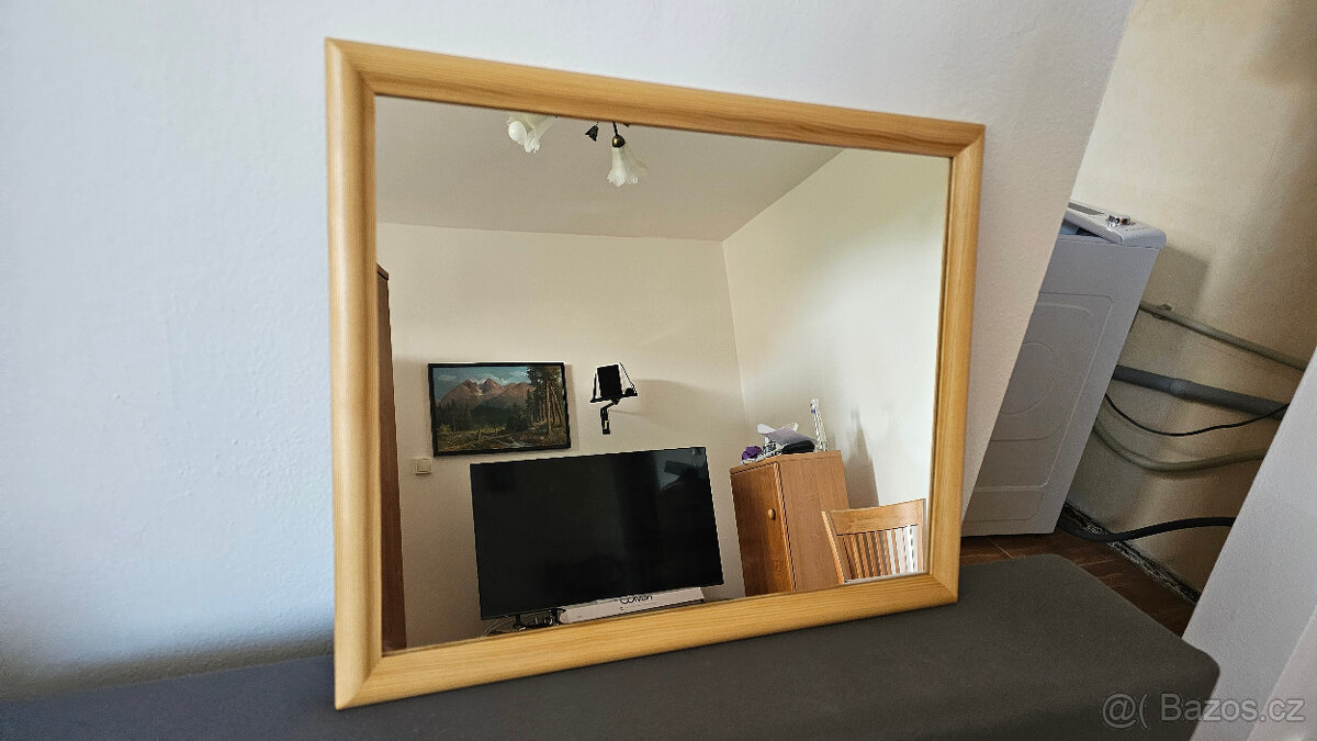 Hezké zrcadlo 50x40 dřevěný rám- Havířov