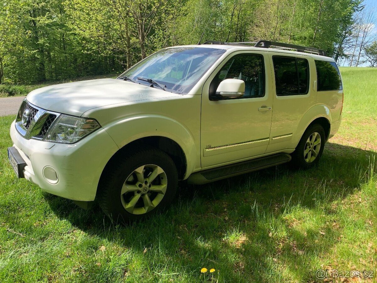 Nissan Pathfinder 3,0 dci 170 kw,r.v.10/2010 naj.210 tis.km