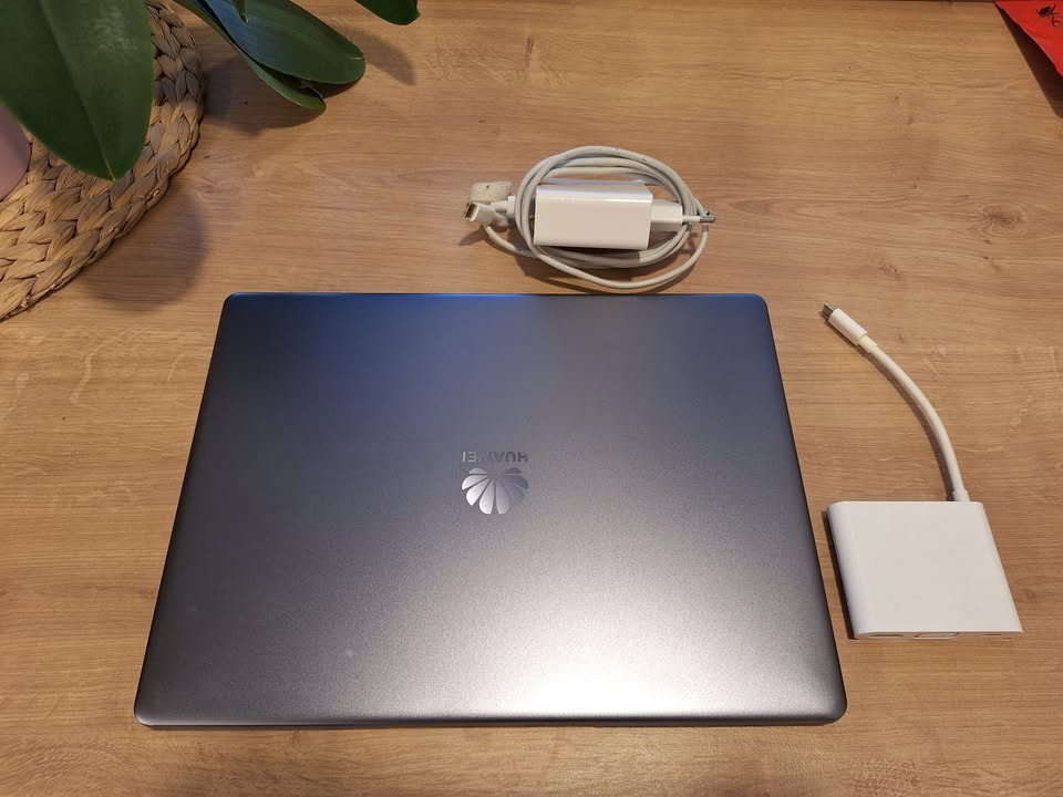 Huawei Matebook 13 (WRT-WX9)