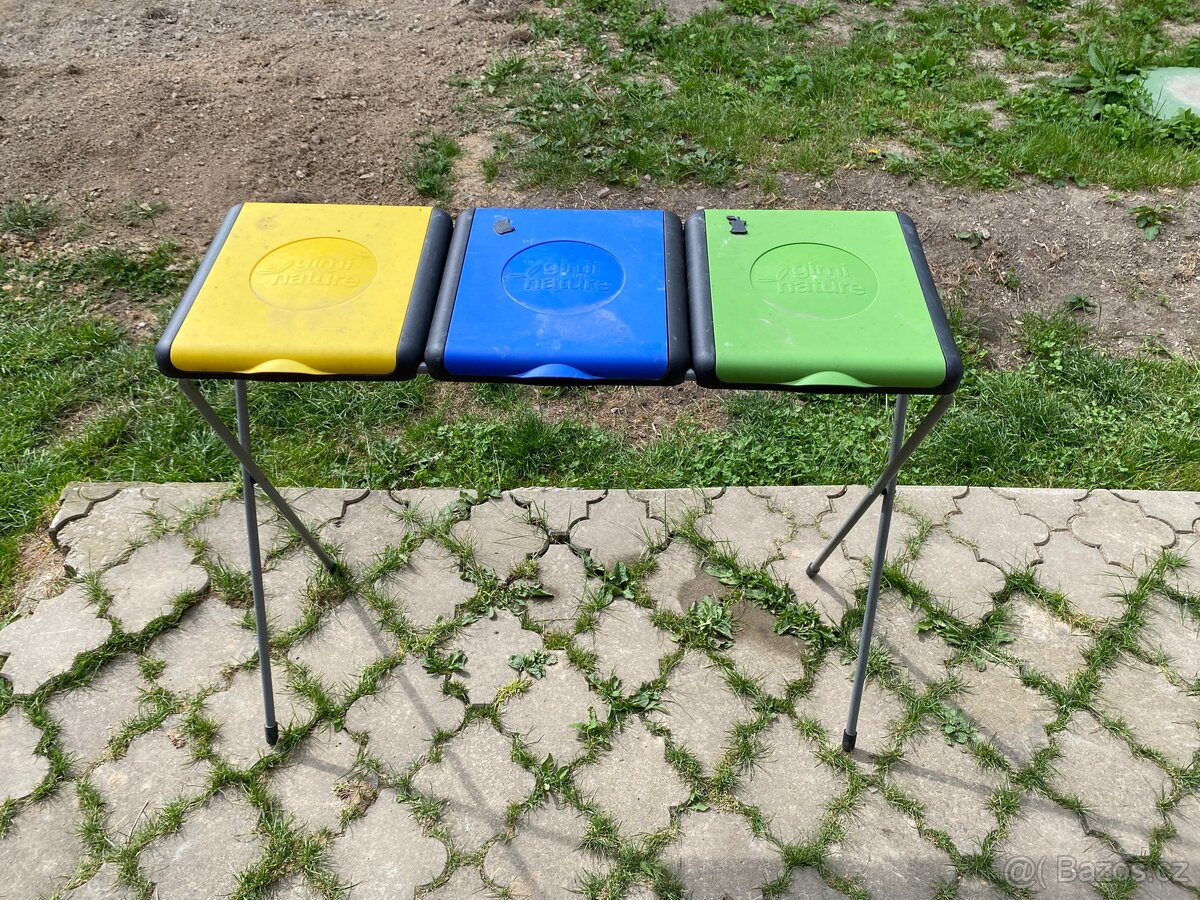 Stojan na pytle na třídění odpadu