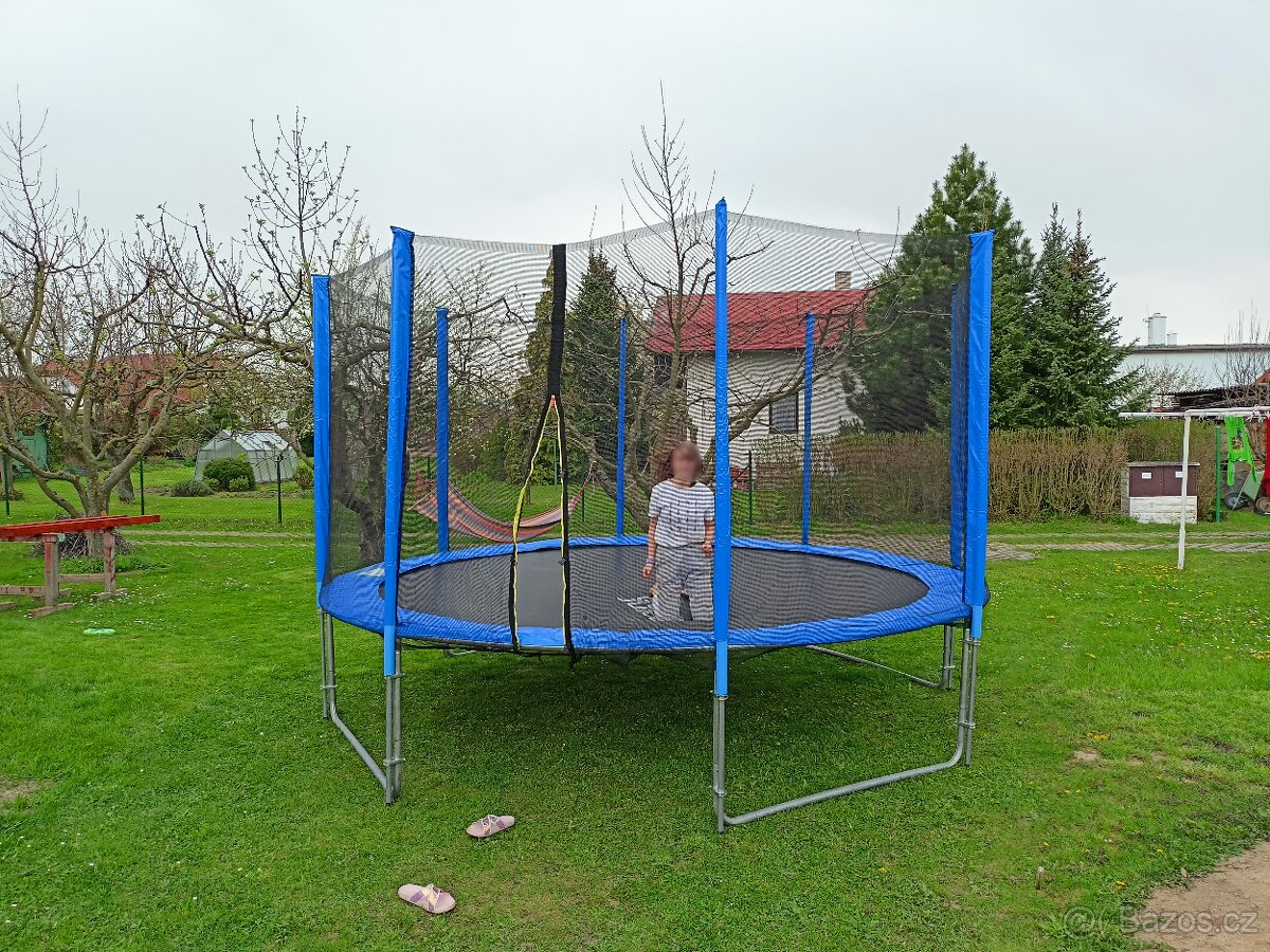 Trampolína