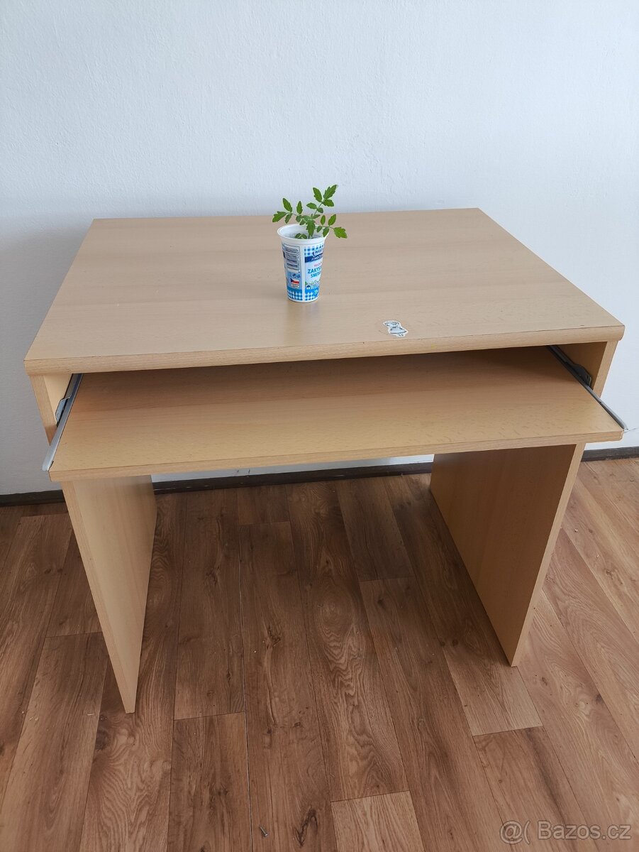 Počítačový stolek