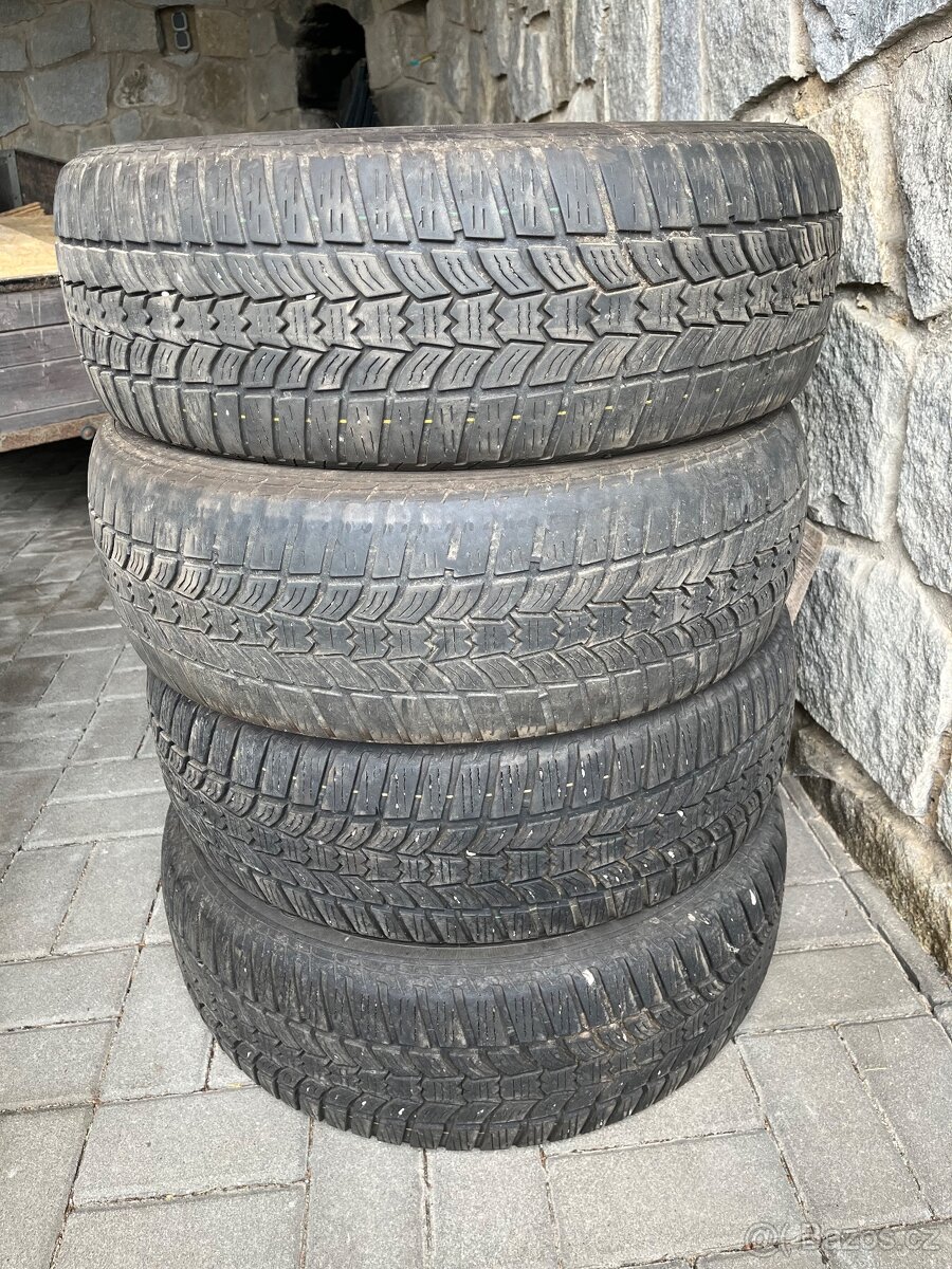 Pneu R16