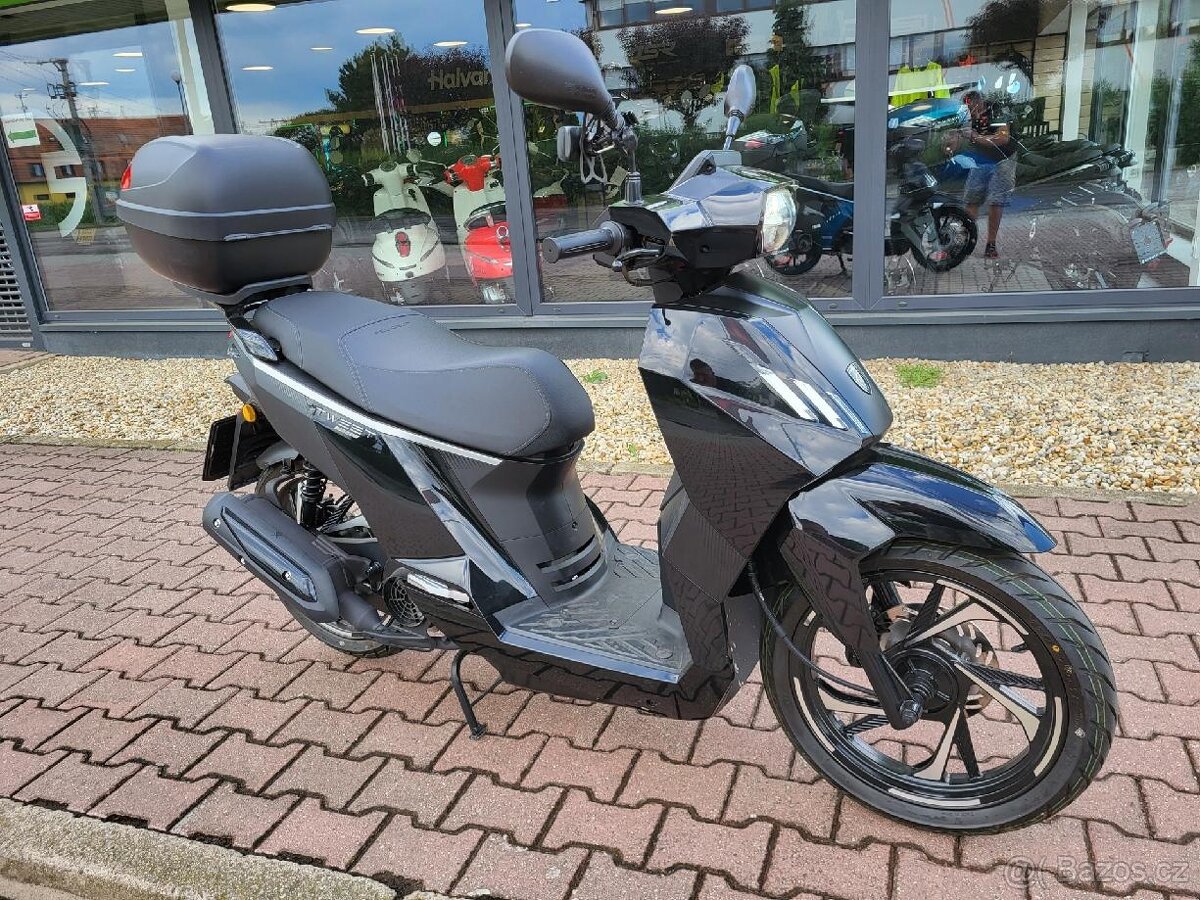 Peugeot Tweet 125i FL , 5/2024, ČR jen 780km