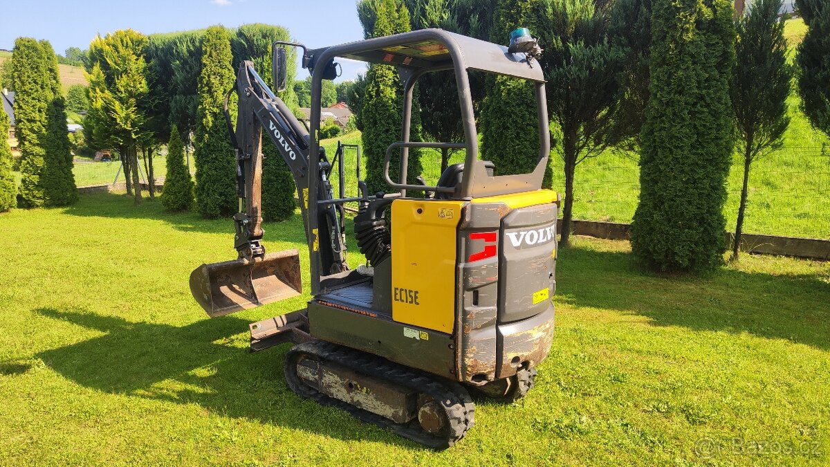 bagr volvo EC 15E