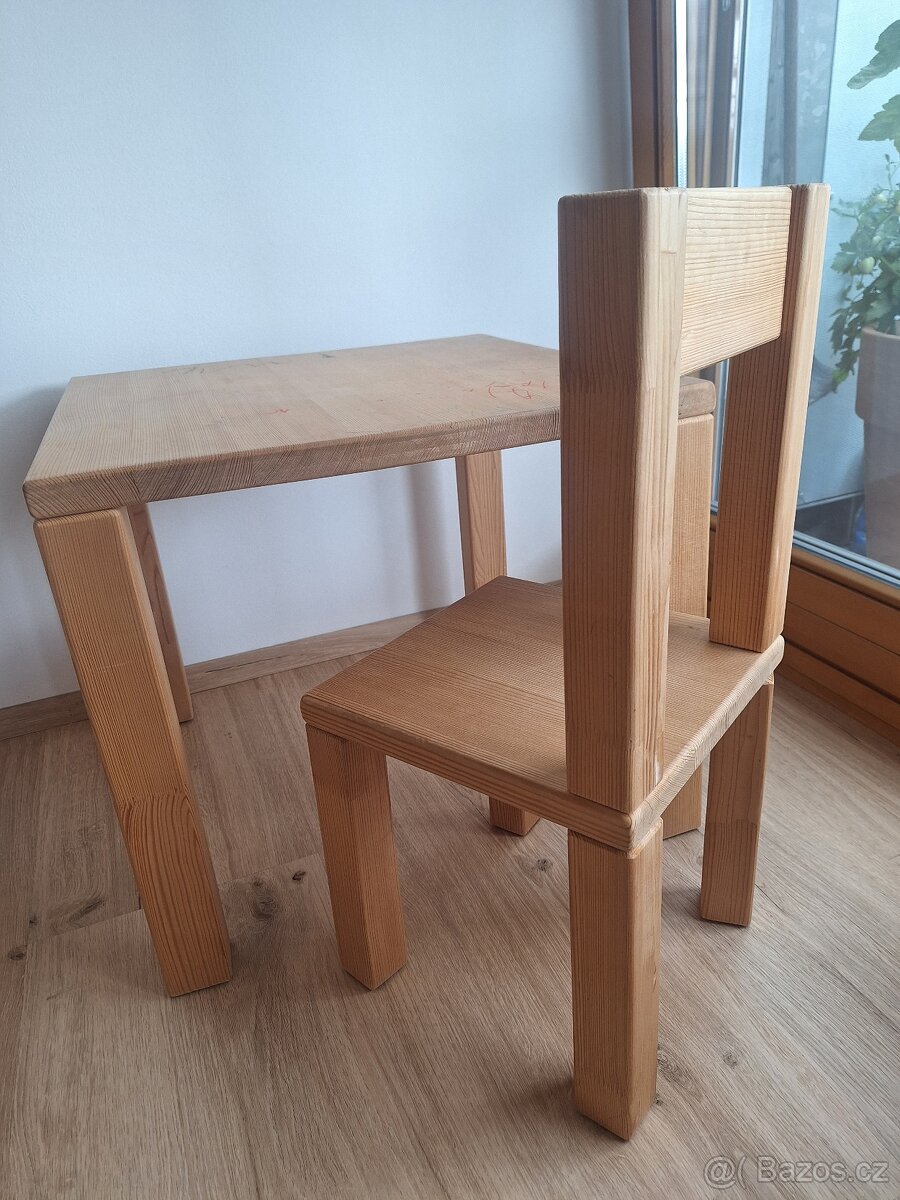 Židle a stůl