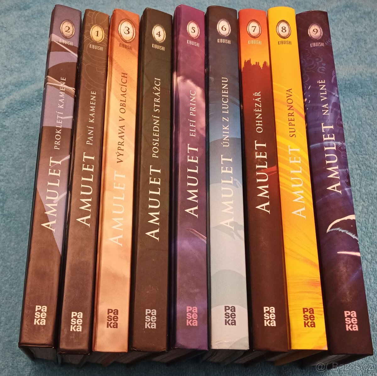 Komiks Amulet 1-9 v cj