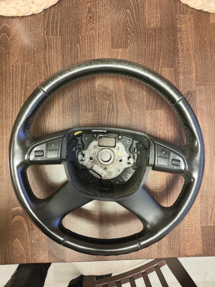 KOŽENÝ MULTIFUNKČNÍ VOLANT ŠKODA OCTAVIA 2