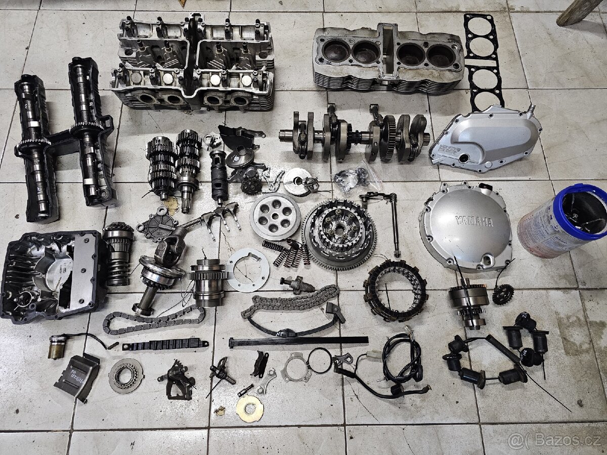 Části motoru Yamahy XJ 900 Yamaha XJ900