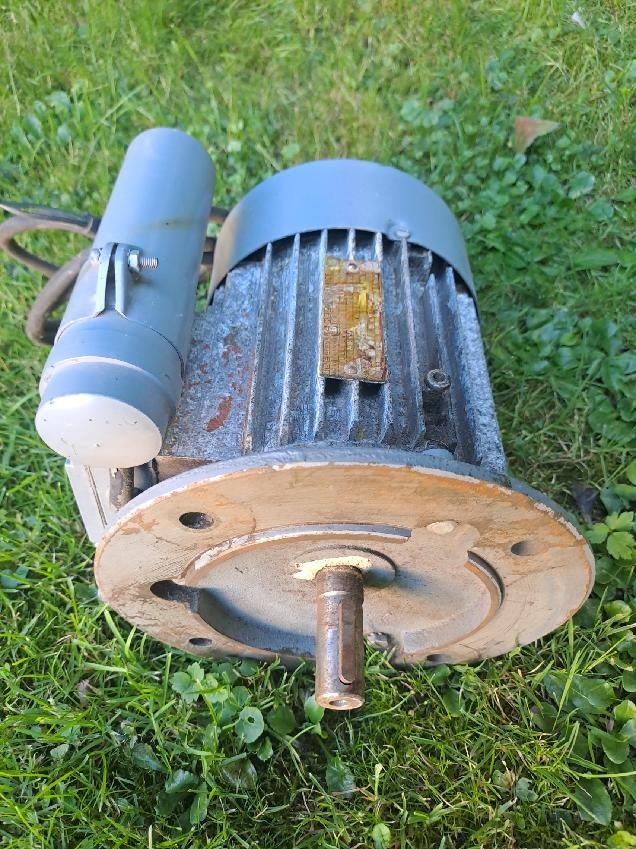 Elektromotor přírubový 220V, 0,75 Kw, 2840 ot.