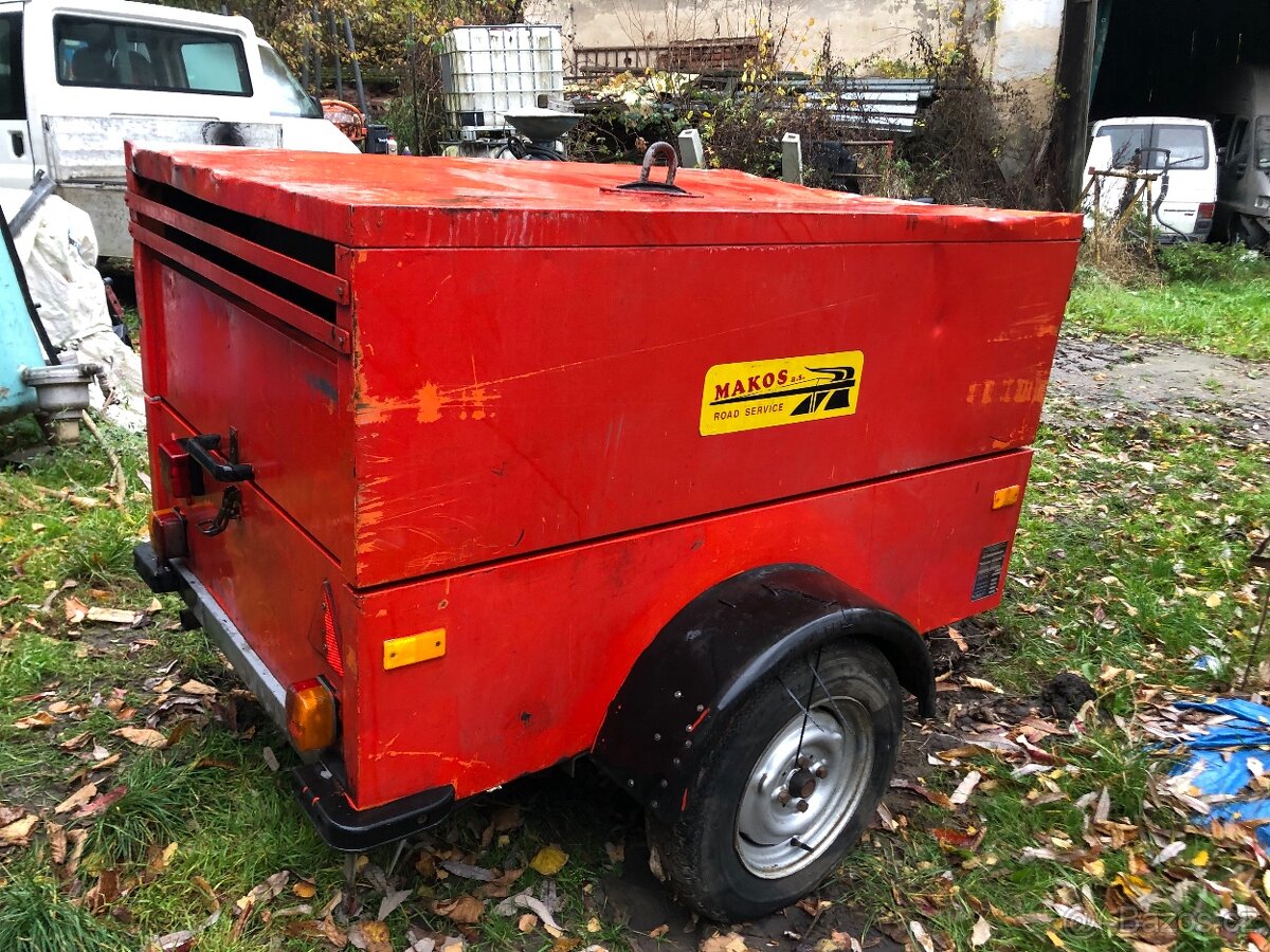 Šroubový mobilní kompresor Mannesmann Demag