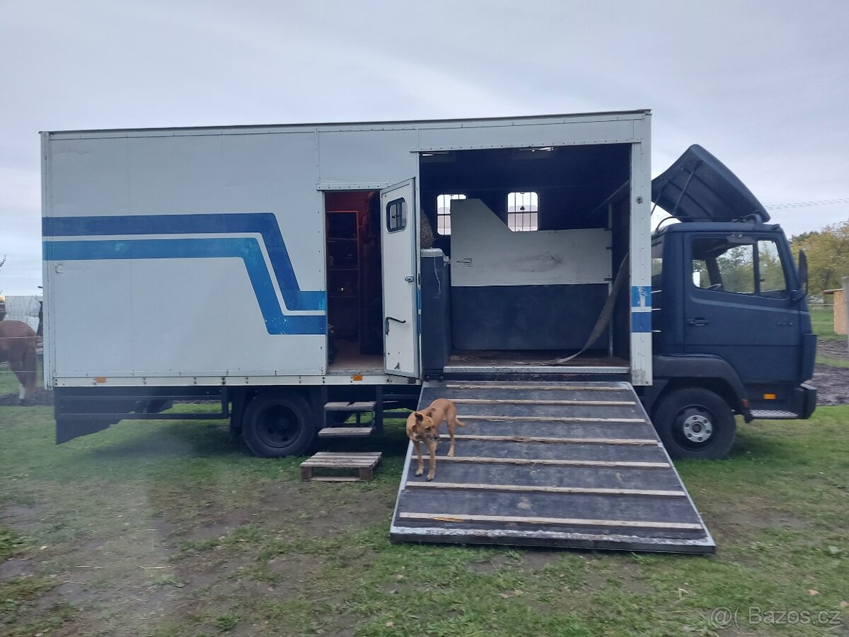 Autopřepravník na 4 koně