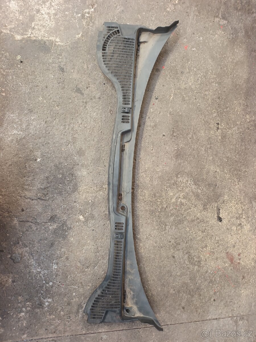 Škoda Octavia II panel čelního okna