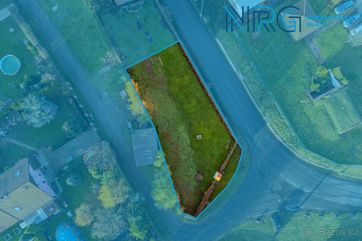 Prodej pozemku 700m2 , Neškaredice