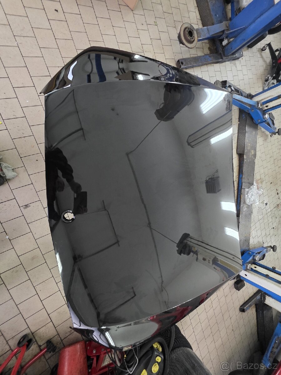 Mercedes E W213 kapota