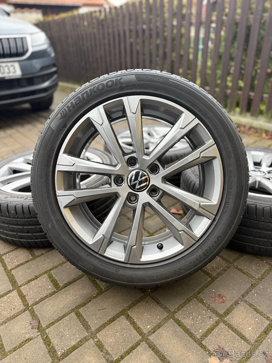 ORIGINÁL Alu Volkswagen SINGAPORE R17, 5x112 - TOP STAV