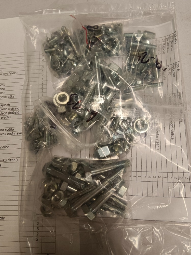 Sada šroubů k rámu Pionýr Jawa 20-21