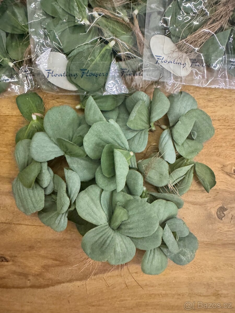 Dekorační plovoucí listy / květy – umělé