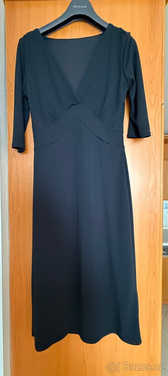 Společenské šaty - malé černé