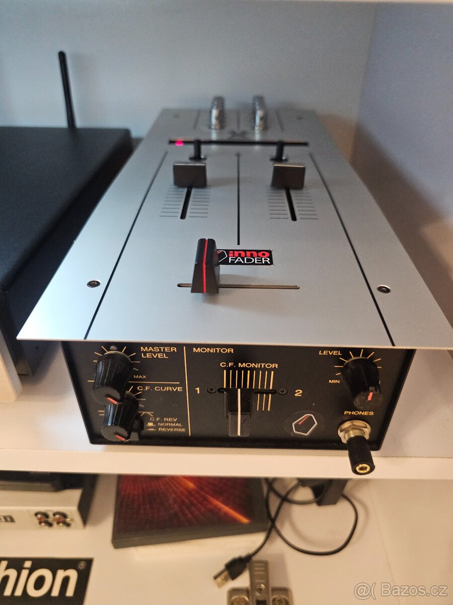 Predam mixážny pult Vestax PMC-06 Pro VCA