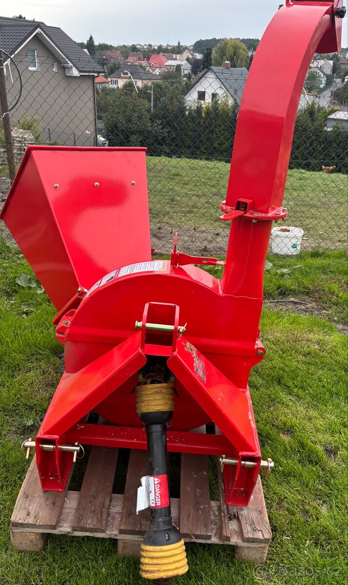 Štěpkovač za traktor, štěpkovač