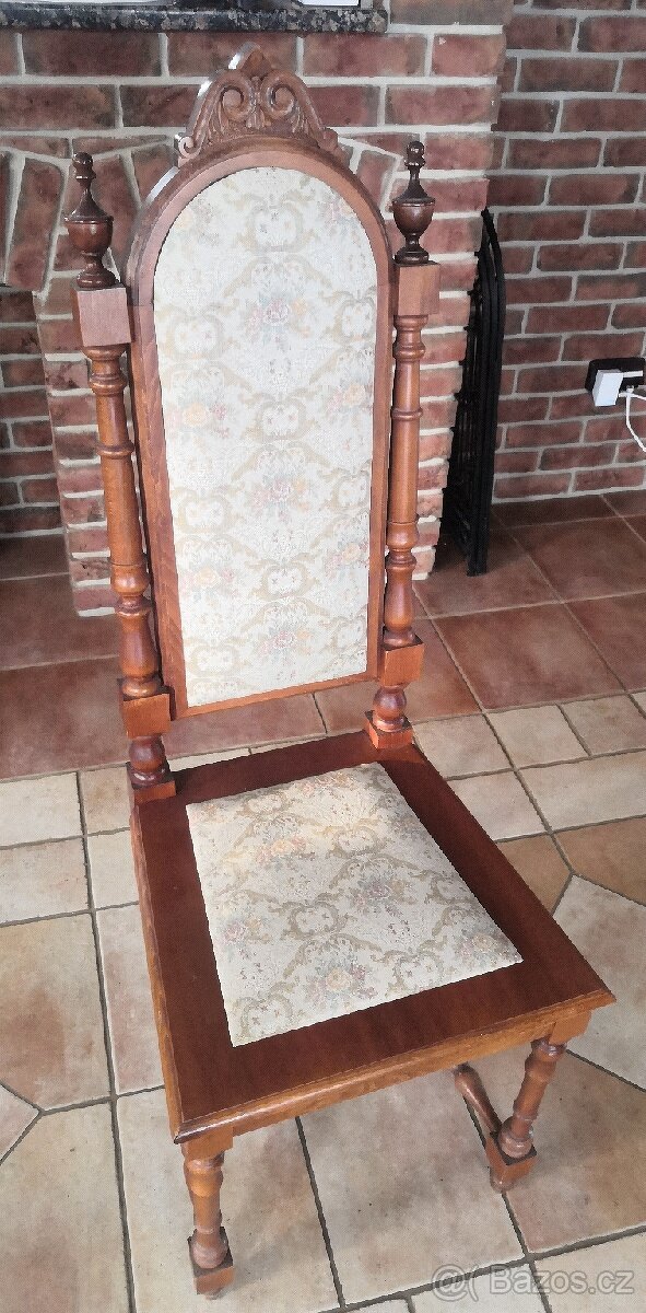 Čalouněné židle Triant