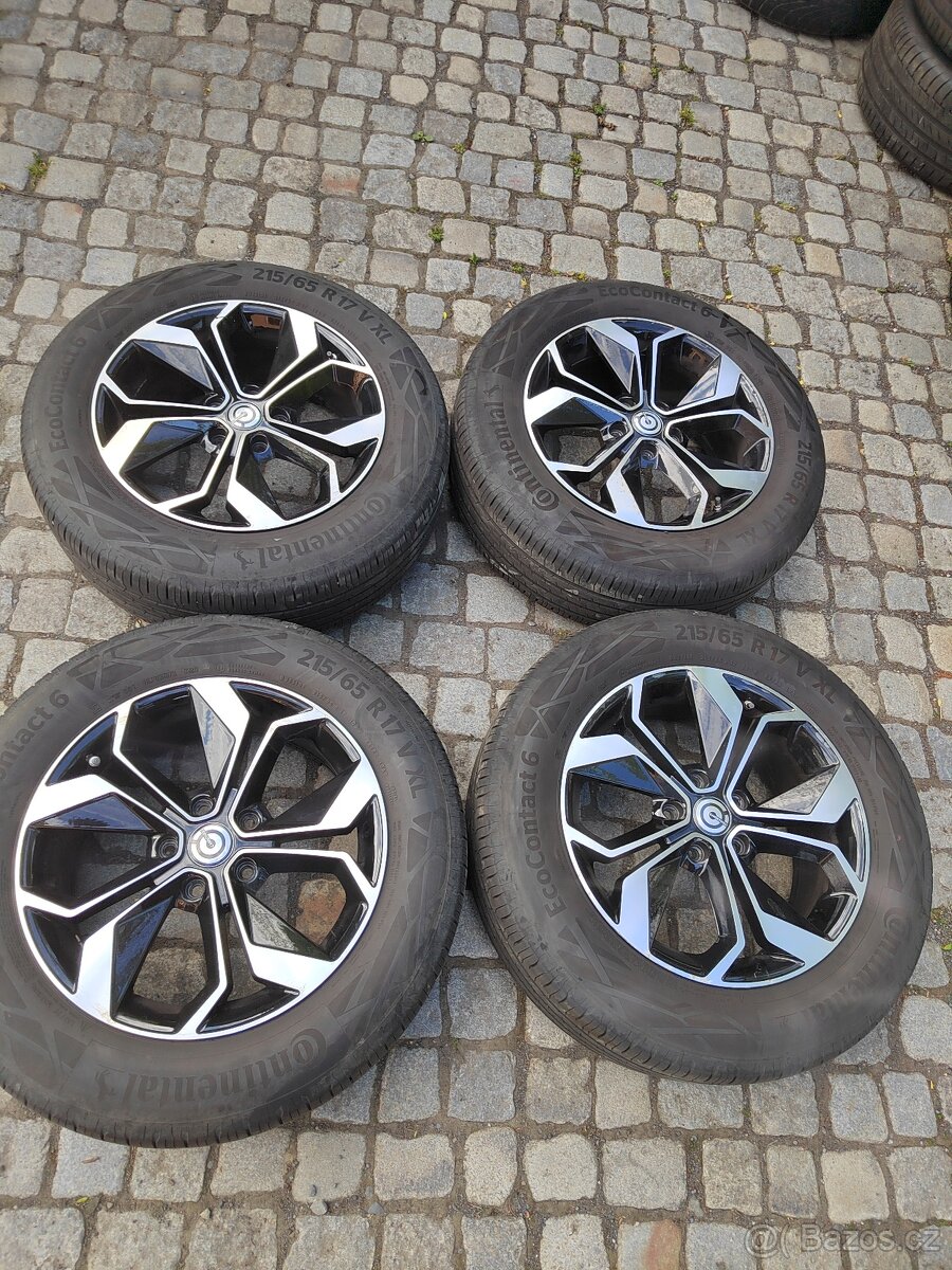 Prodám alu 17 5x114,3 ET 45 letní pneu 215/65/17