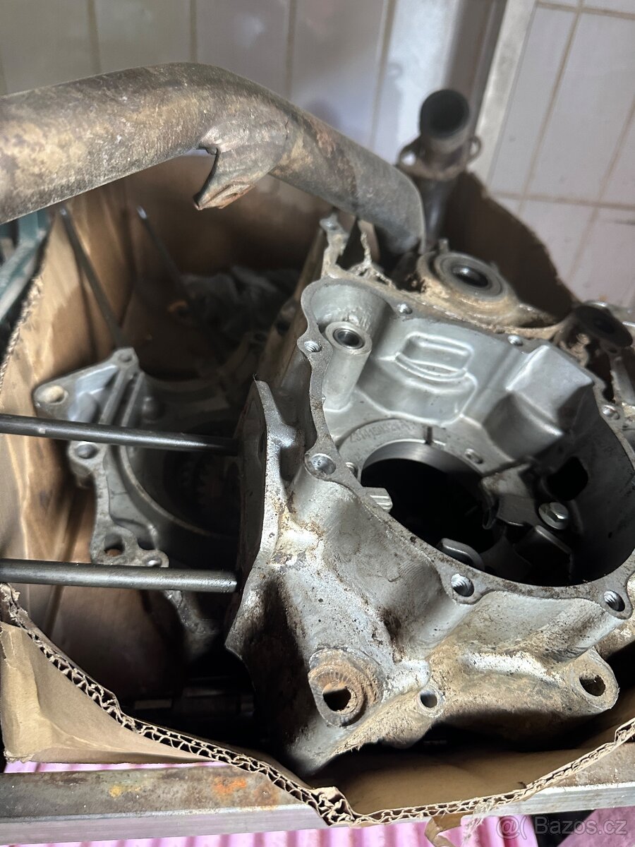 Motor Rieju mrt 125 2017