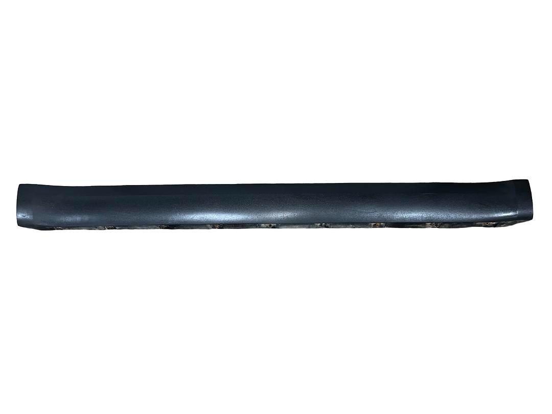 Pravý práh černá 9B9 Škoda Yeti 5L r.v. 2013