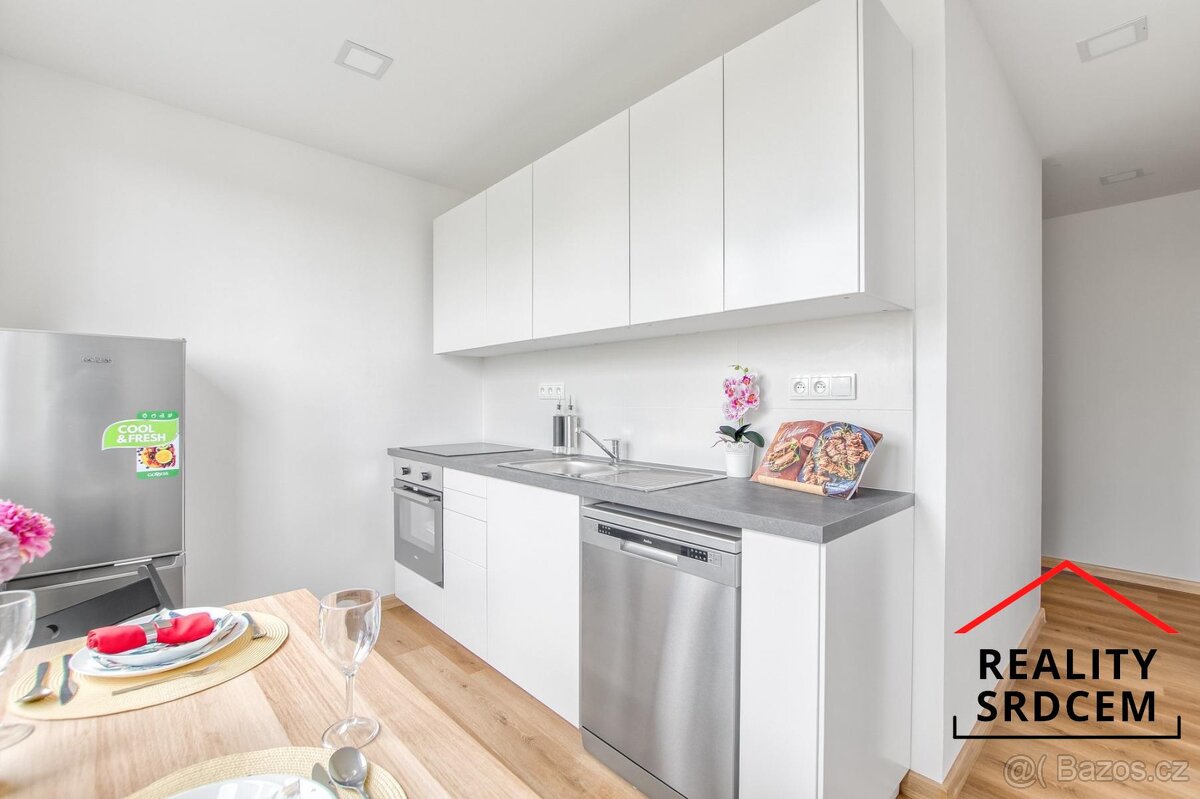 Pronájem bytu v os. vlast. o velikosti 2+1+balkon/58 m2 na u