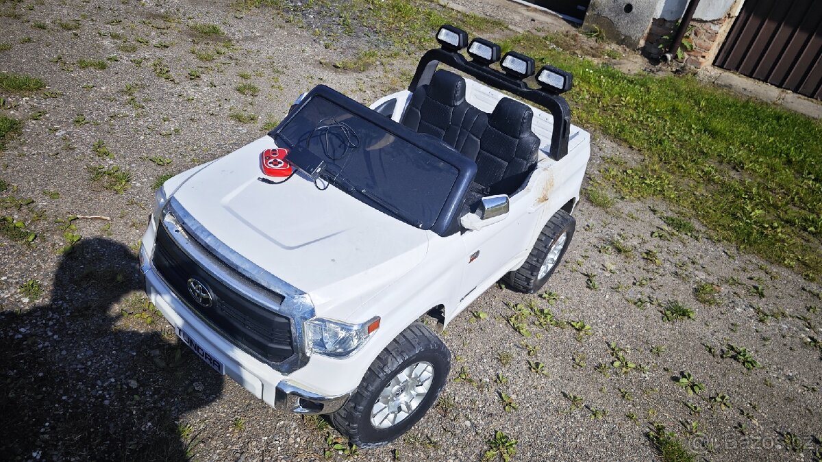 Dětské elektrické autíčko Toyota Tundra 12V