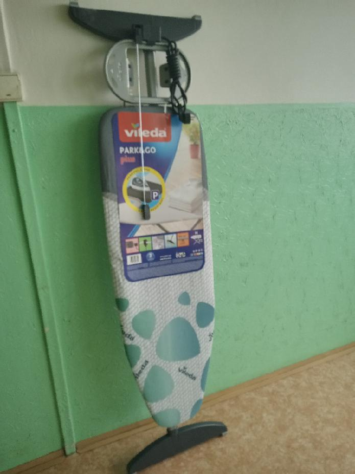 NOVÉ velké žehlící prkno VILEDA se zásuvkou