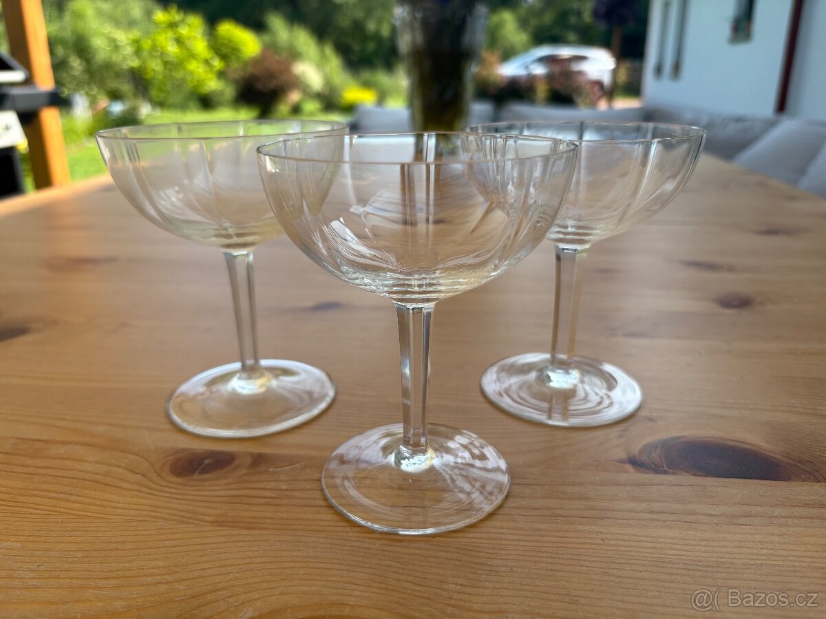 Starožitné sklenice na sekt