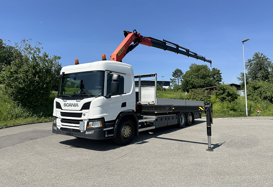 Scania P500 6x2 - valník s hydraulickou rukou Palfinger
