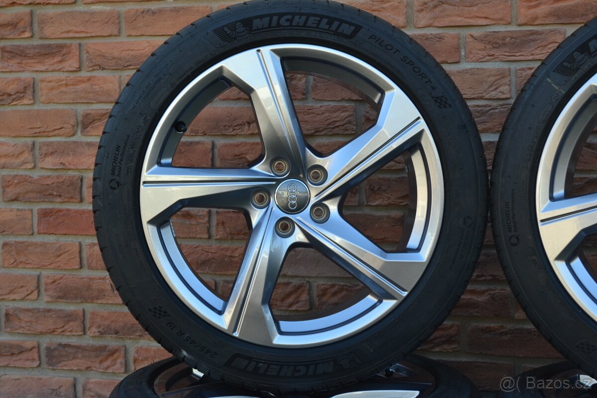 5x112 R19 letní sada Orig. Audi A6 C8 + 245/45 R19 Michelin