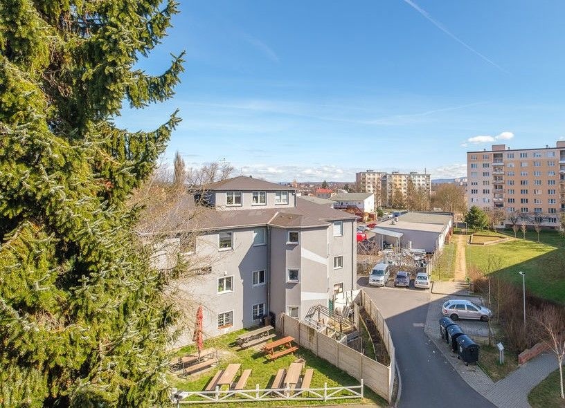 Zavedená restaurace se zázemím -Okružní Stará Role