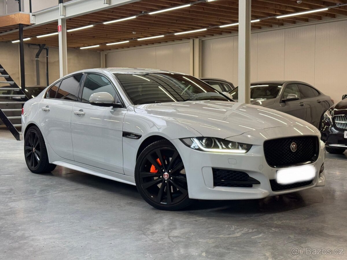Jaguar XE 2.0i R Sport Dynamic - 241 hp