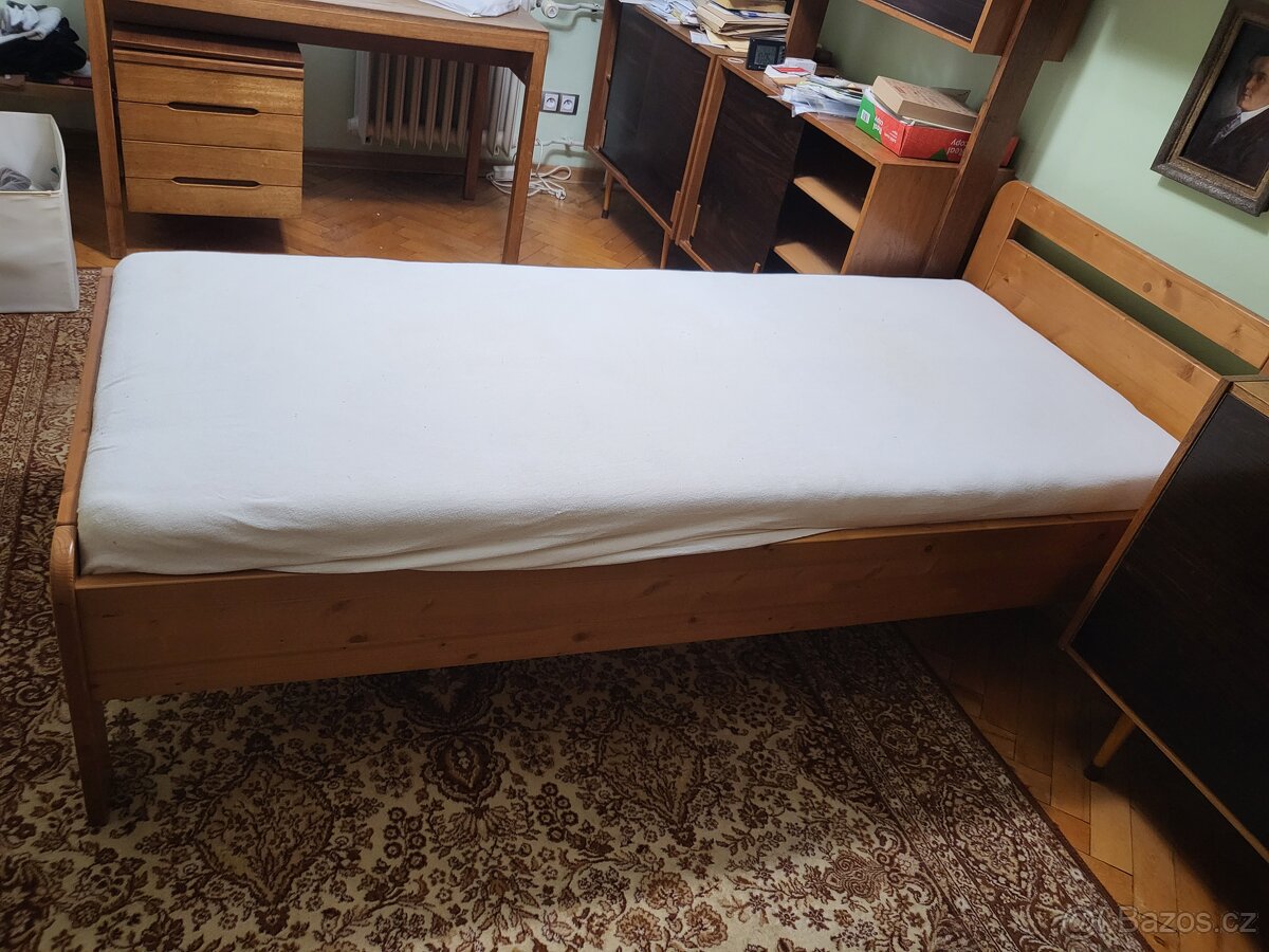 2x dřevěná postel 190x80 s polohovatelnými rošty