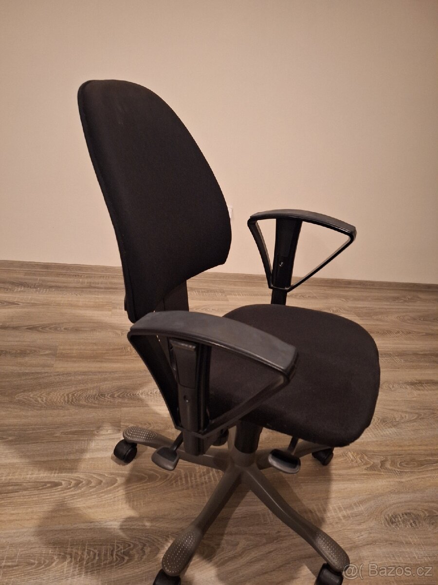 Kancelářská židle nastavitelná černá
