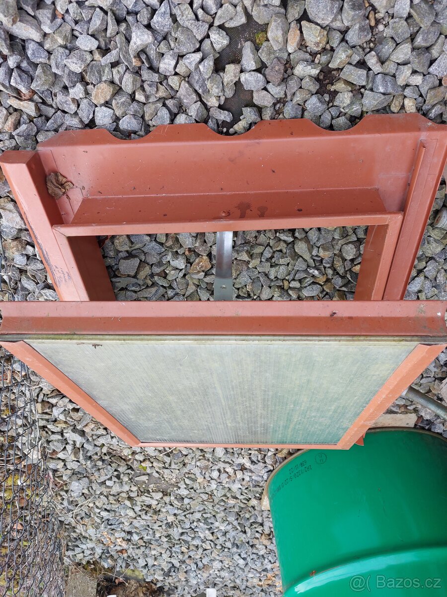 Revizní dvířka/okna