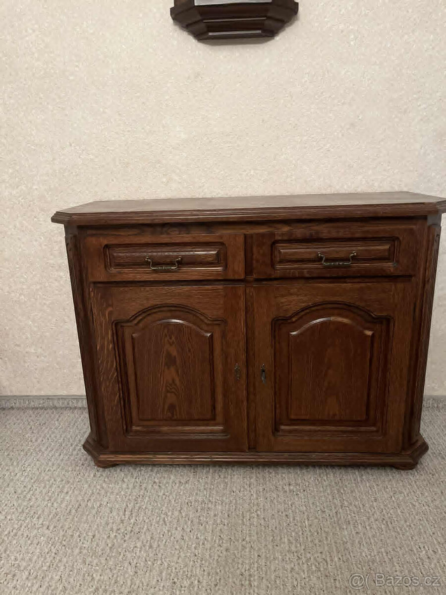 rustikální komoda