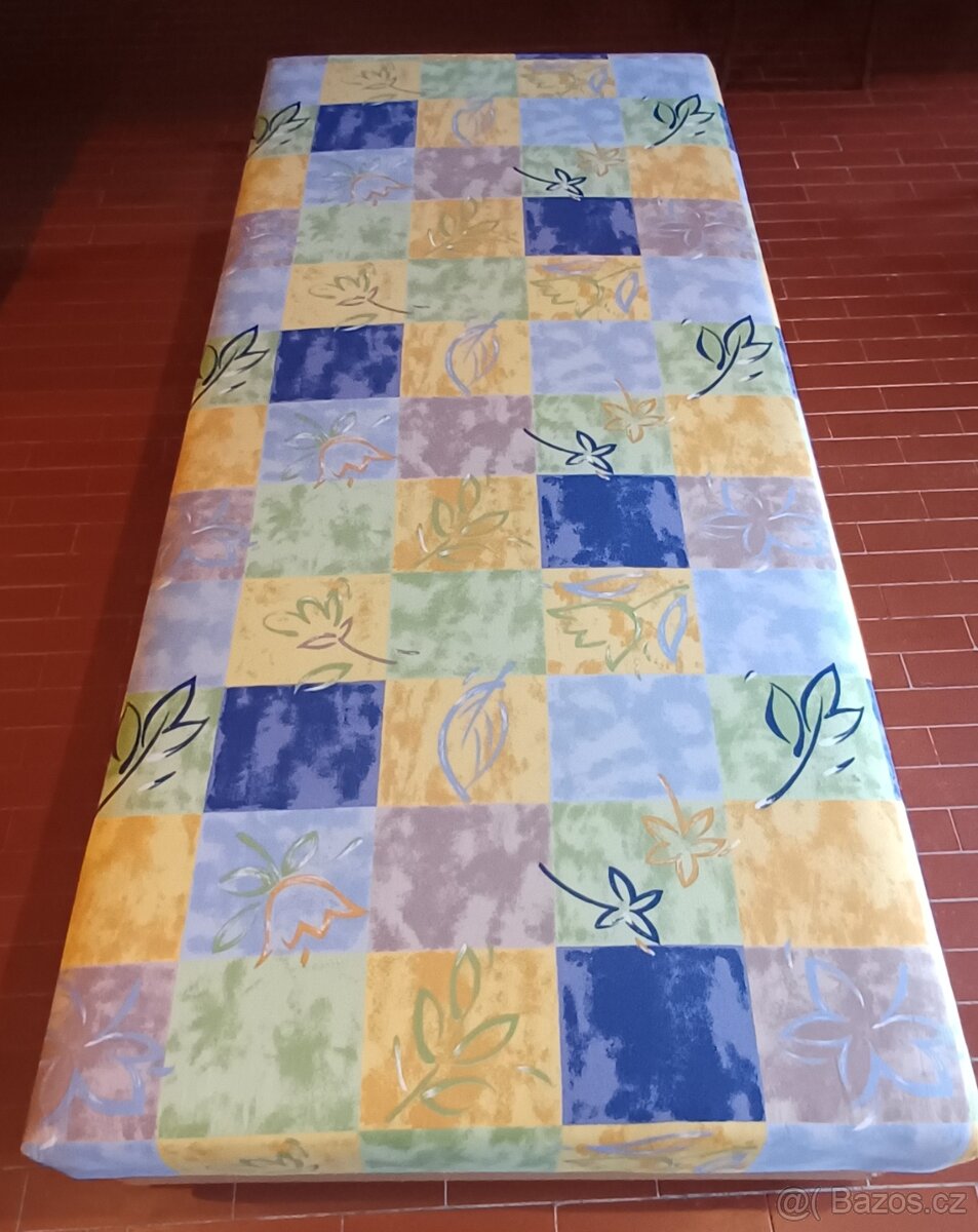 postel s úložným prostorem 90x200