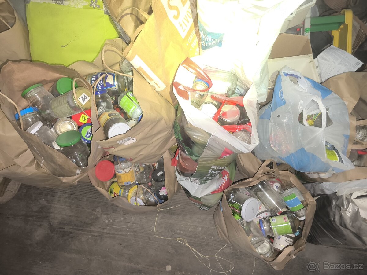 Sklenice s víčkem na utažení rukou